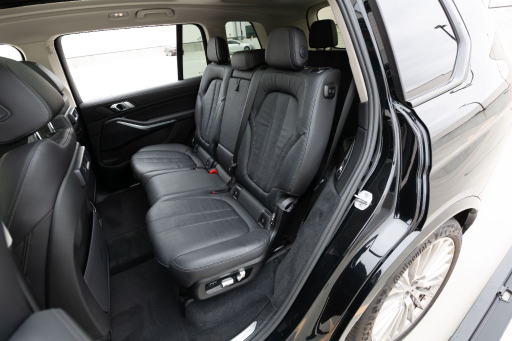 2021 BMW X7 40i - Photo 18