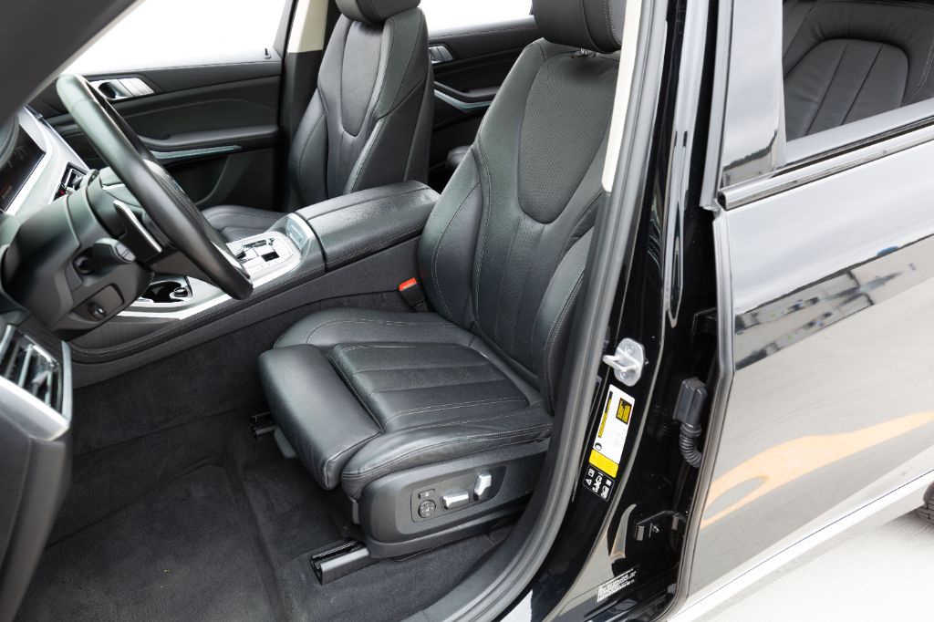 2021 BMW X7 40i - Photo 12